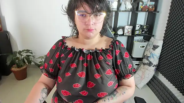 aika-dreams online show from 2, 2, 2025