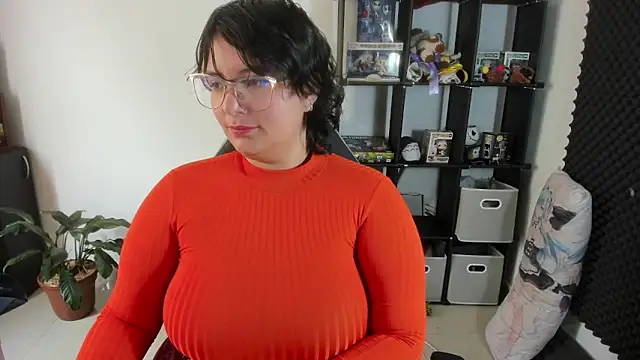 aika-dreams online show from 10, 2, 2025