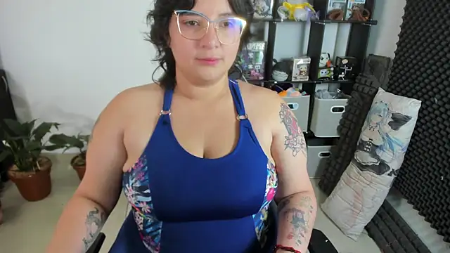 aika-dreams online show from 5, 3, 2025