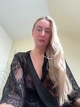 CutieEmy online show from 16, 4, 2026