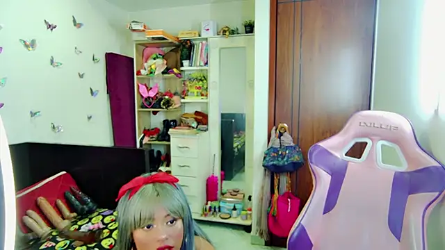 Snapshot of Naasha_ chatting on 11, 10, 2025 Naasha online show from 11, 10, 2025