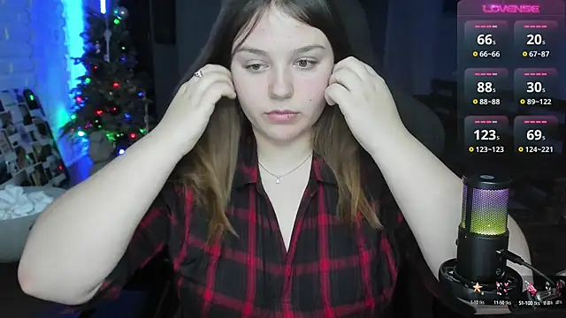 Snapshot of XNirvanaX chatting on 5, 1, 2025 XNirvanaX online show from 5, 1, 2025