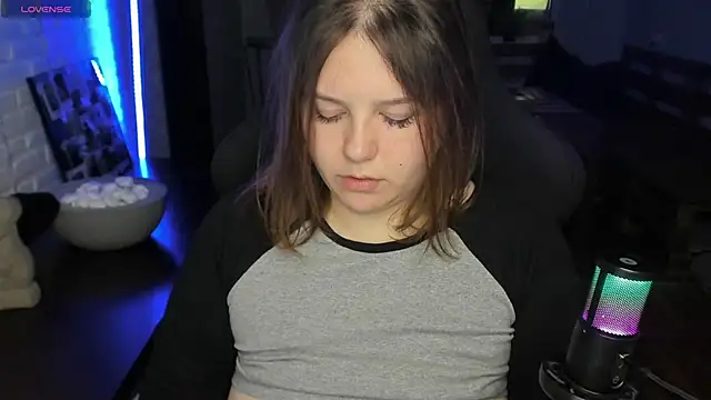 Snapshot of XNirvanaX chatting on 17, 9, 2025 XNirvanaX online show from 17, 9, 2025