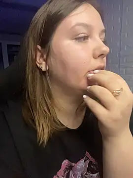 Snapshot of XNirvanaX chatting on 21, 11, 2025 XNirvanaX online show from 21, 11, 2025