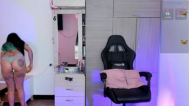 Lizzie corner v online show from 31, 3, 2026