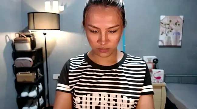 Snapshot of luxxy_grand chatting on 4, 1, 2025 luxxy grand online show from 4, 1, 2025