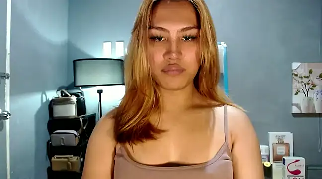 Snapshot of luxxy_grand chatting on 21, 1, 2025 luxxy grand online show from 21, 1, 2025