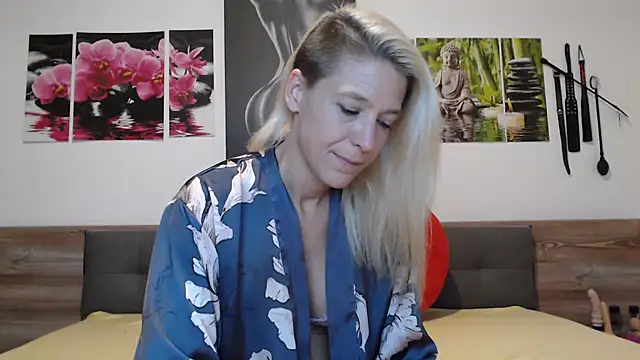 Naschkatze01 online show from 29, 10, 2025