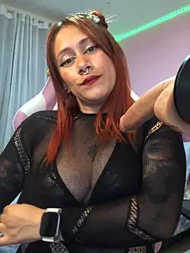 Luna Paris  online show from 3, 1, 2025