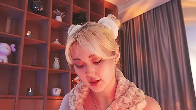 hyun chia online show from 6, 11, 2025