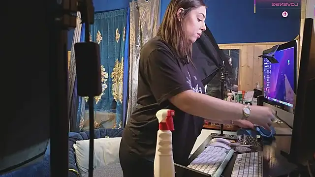 VanessaDoyle online show from 21, 3, 2025