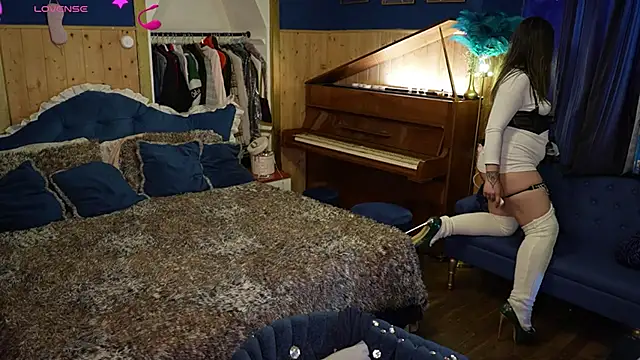 VanessaDoyle online show from 13, 9, 2025