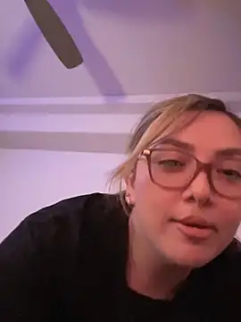 Snapshot of drizzypeach602 chatting on 27, 12, 2024 drizzypeach602 online show from 27, 12, 2024