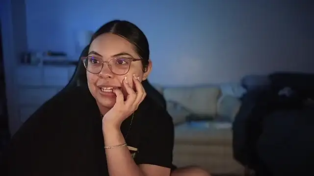 Snapshot of drizzypeach602 chatting on 4, 1, 2025 drizzypeach602 online show from 4, 1, 2025