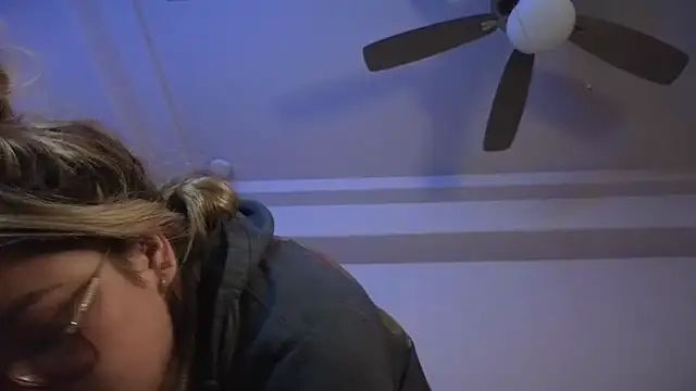 Snapshot of drizzypeach602 chatting on 17, 1, 2025 drizzypeach602 online show from 17, 1, 2025