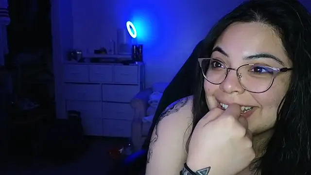 Snapshot of drizzypeach602 chatting on 5, 2, 2025 drizzypeach602 online show from 5, 2, 2025