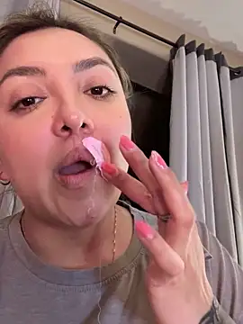 Snapshot of drizzypeach602 chatting on 12, 2, 2025 drizzypeach602 online show from 12, 2, 2025