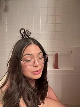 Snapshot of drizzypeach602 chatting on 15, 2, 2025 drizzypeach602 online show from 15, 2, 2025