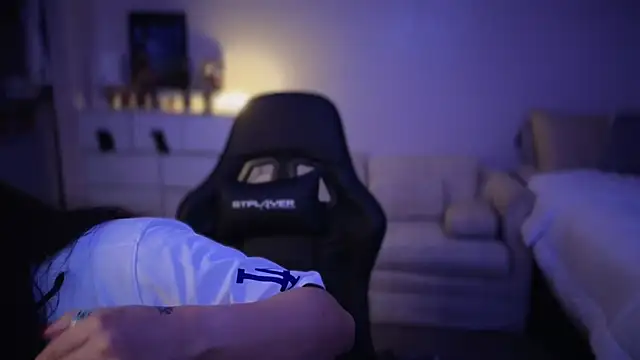 Snapshot of drizzypeach602 chatting on 19, 2, 2025 drizzypeach602 online show from 19, 2, 2025