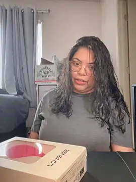 Snapshot of drizzypeach602 chatting on 5, 3, 2025 drizzypeach602 online show from 5, 3, 2025