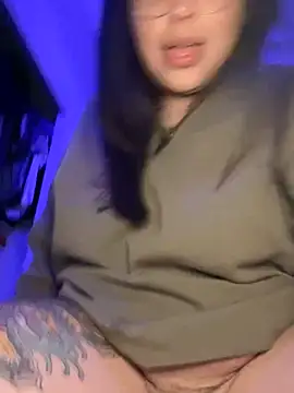 Snapshot of drizzypeach602 chatting on 7, 3, 2025 drizzypeach602 online show from 7, 3, 2025