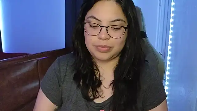 Snapshot of drizzypeach602 chatting on 6, 10, 2025 drizzypeach602 online show from 6, 10, 2025