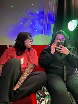 Snapshot of drizzypeach602 chatting on 9, 10, 2025 drizzypeach602 online show from 9, 10, 2025