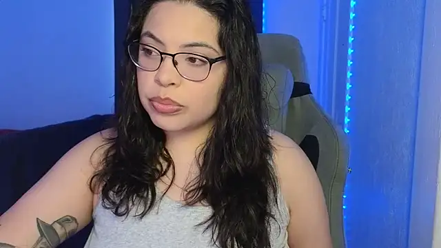 Snapshot of drizzypeach602 chatting on 10, 10, 2025 drizzypeach602 online show from 10, 10, 2025