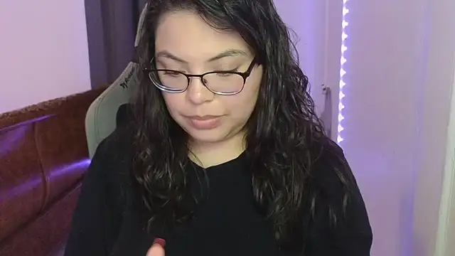 Snapshot of drizzypeach602 chatting on 18, 10, 2025 drizzypeach602 online show from 18, 10, 2025