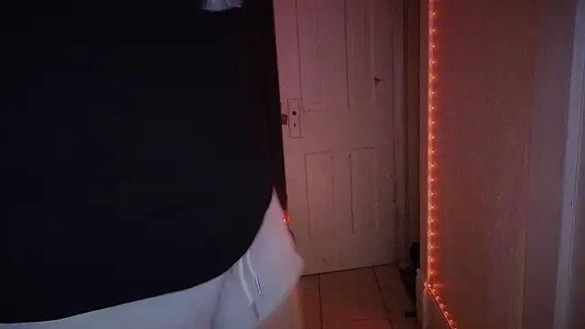 Snapshot of drizzypeach602 chatting on 31, 10, 2025 drizzypeach602 online show from 31, 10, 2025