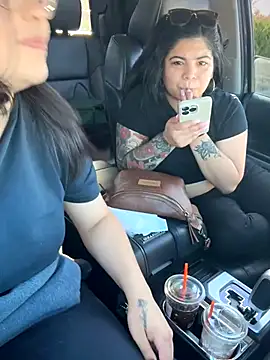 Snapshot of drizzypeach602 chatting on 13, 11, 2025 drizzypeach602 online show from 13, 11, 2025