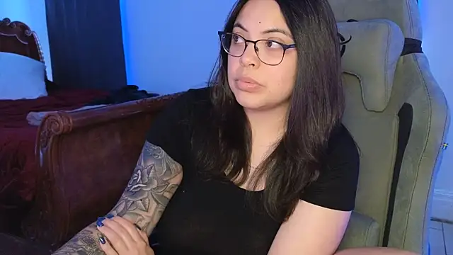 Snapshot of drizzypeach602 chatting on 15, 12, 2025 drizzypeach602 online show from 15, 12, 2025