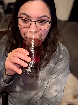 Snapshot of drizzypeach602 chatting on 2, 2, 2026 drizzypeach602 online show from 2, 2, 2026