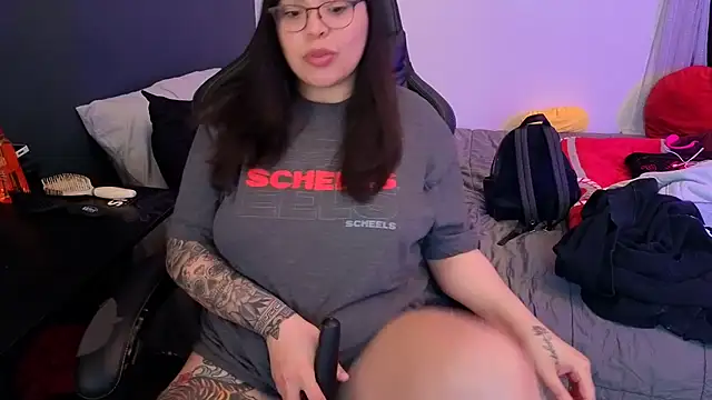 Snapshot of drizzypeach602 chatting on 27, 2, 2026 drizzypeach602 online show from 27, 2, 2026