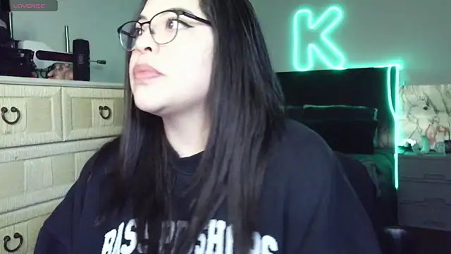 Snapshot of drizzypeach602 chatting on 18, 3, 2026 drizzypeach602 online show from 18, 3, 2026