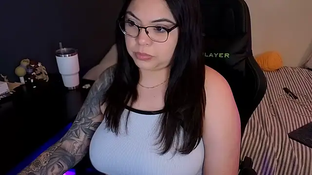 Snapshot of drizzypeach602 chatting on 27, 3, 2026 drizzypeach602 online show from 27, 3, 2026