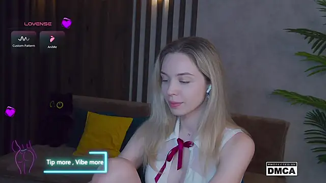 Snapshot of Holl1Would chatting on 23, 2, 2025 Holl1Would online show from 23, 2, 2025