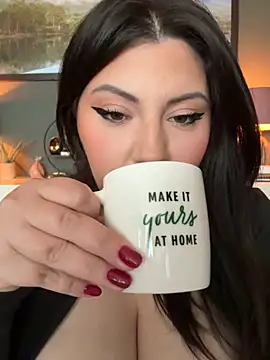 CurvyKimmy1 online show from 5, 10, 2025