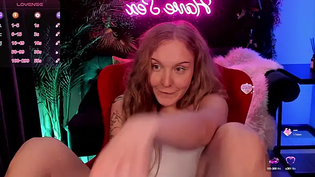Snapshot of LianaFord chatting on 14, 1, 2025 LianaFord online show from 14, 1, 2025