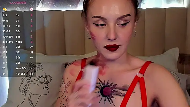 Snapshot of LianaFord chatting on 5, 2, 2025 LianaFord online show from 5, 2, 2025
