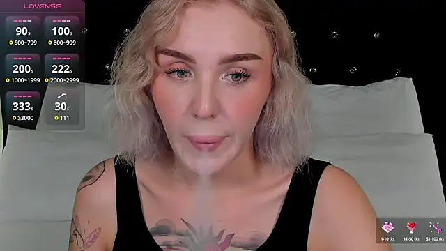 Snapshot of LianaFord chatting on 7, 10, 2025 LianaFord online show from 7, 10, 2025