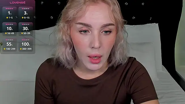 Snapshot of LianaFord chatting on 8, 10, 2025 LianaFord online show from 8, 10, 2025