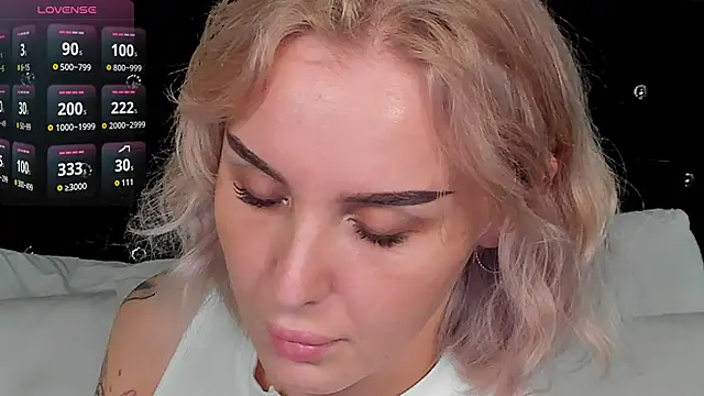 Snapshot of LianaFord chatting on 11, 10, 2025 LianaFord online show from 11, 10, 2025