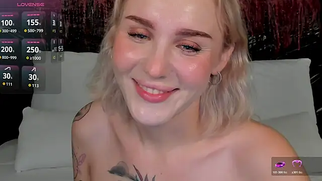 Snapshot of LianaFord chatting on 19, 10, 2025 LianaFord online show from 19, 10, 2025