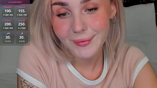 Snapshot of LianaFord chatting on 22, 10, 2025 LianaFord online show from 22, 10, 2025