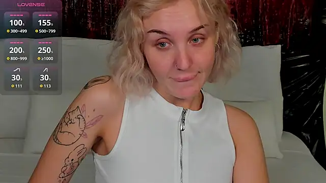 Snapshot of LianaFord chatting on 23, 10, 2025 LianaFord online show from 23, 10, 2025