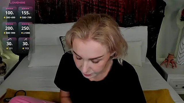 Snapshot of LianaFord chatting on 29, 10, 2025 LianaFord online show from 29, 10, 2025