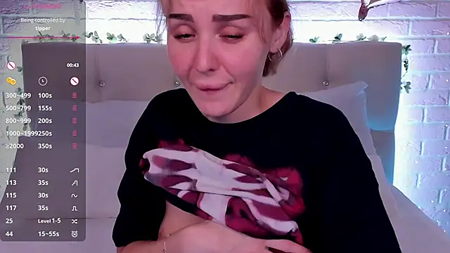 Snapshot of LianaFord chatting on 3, 11, 2025 LianaFord online show from 3, 11, 2025