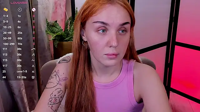 Snapshot of LianaFord chatting on 13, 11, 2025 LianaFord online show from 13, 11, 2025