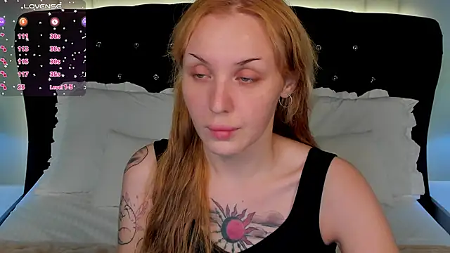 Snapshot of LianaFord chatting on 22, 11, 2025 LianaFord online show from 22, 11, 2025